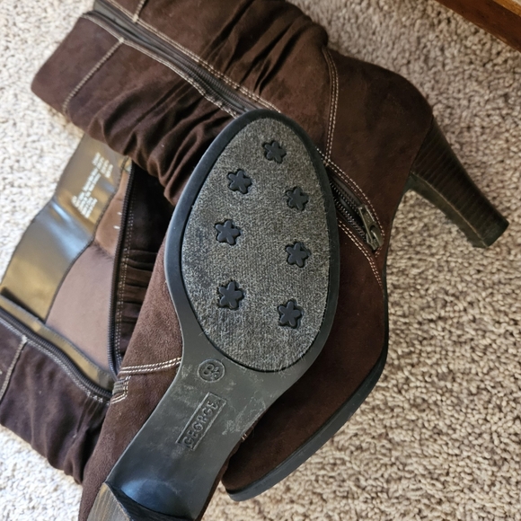 Boots - Picture 5 of 5